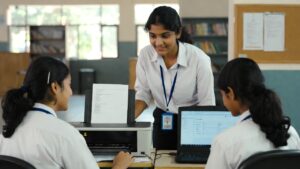 कॉलेज कैंपस में छोटे काम – प्रिंटिंग और फॉर्म भरने की सेवा